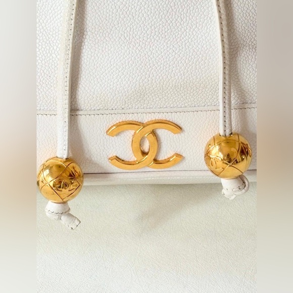 Beautiful Excellent Condition 🤍 CHANEL bucket bag, 1995 Collection 🤍 - Picture 6 of 16